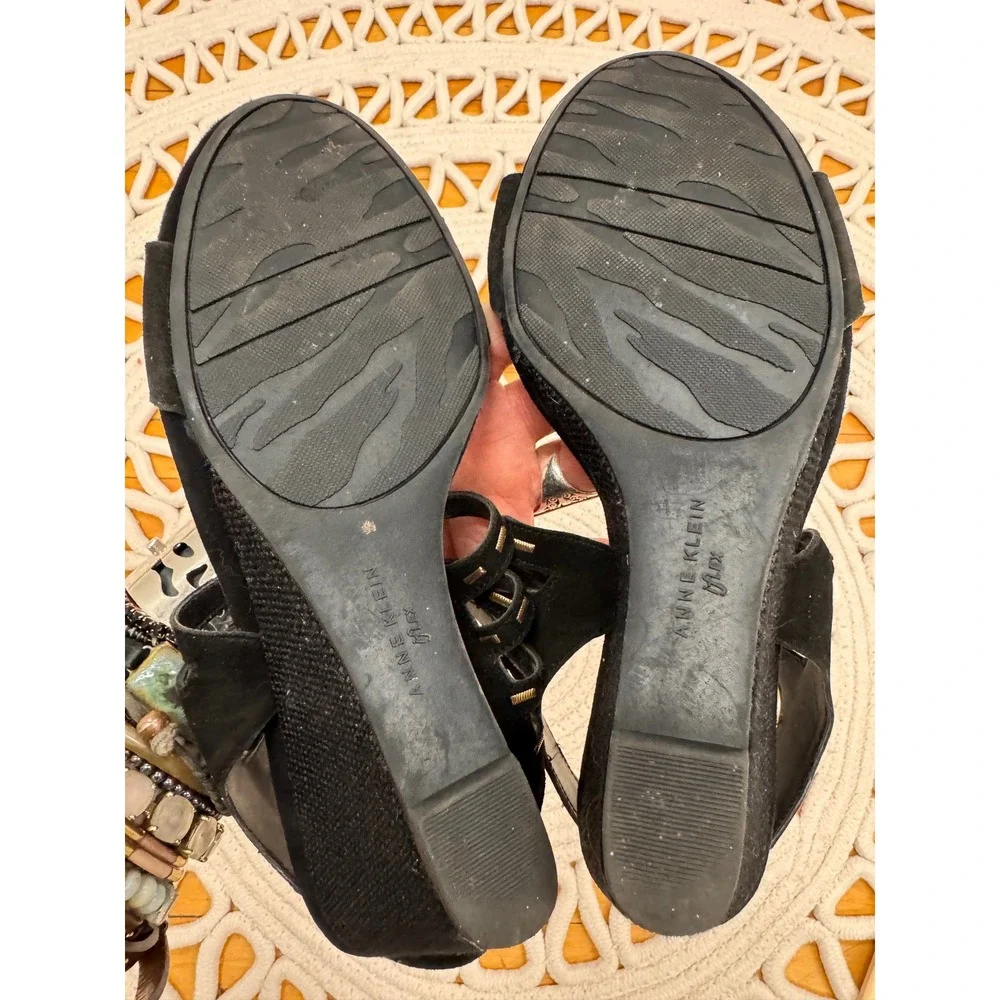 Anne‎ Klein Aktrisa Black Leather Gold Studded Wedge Sandals Sz 8M